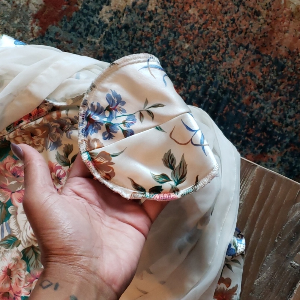 Vintage Victoria's Secret Robe - Picture 5 of 5